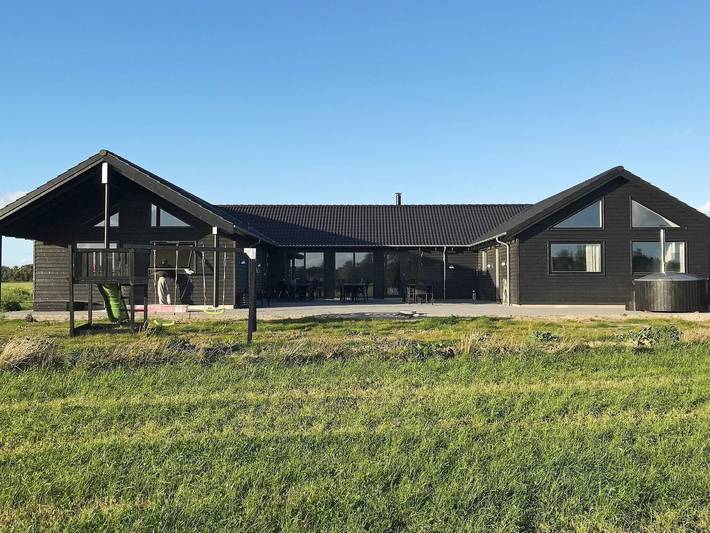 Ferienhaus für 24 Personen, mit Terrasse und Pool sowie Sauna in Råbylille Strand - 2