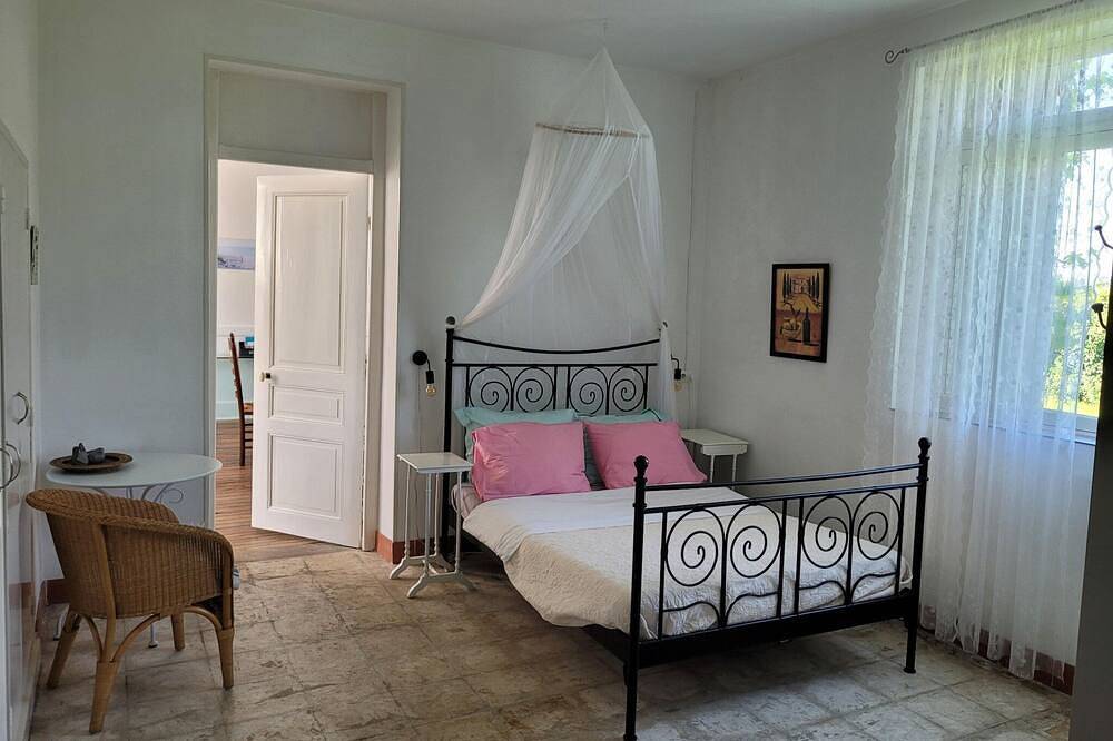 Casa en Limousin cerca del Bosque in Neuvic-Entier, Región de Limoges