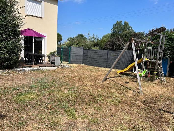 Location de vacances pour 6 personnes, avec jardin ainsi que piscine et jacuzzi à Bérat (Haute-Garonne)