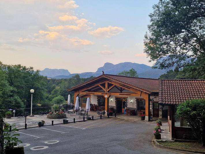 Camping pour 4 personnes, avec piscine ainsi que vue et jardin, adapté aux familles dans Cantabrie - 2