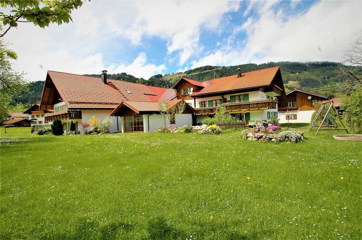 Ferienwohnung für 4 Personen, mit Balkon und Garten sowie Sauna in Unterjoch