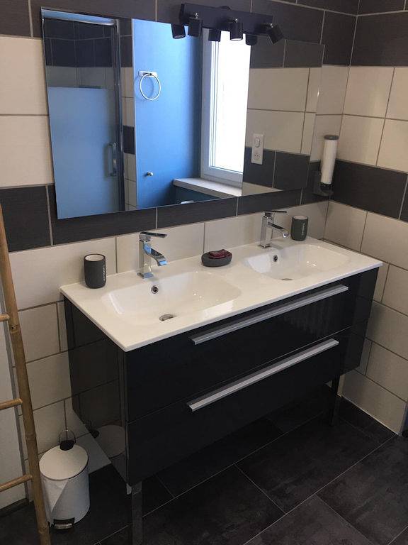 Gîte pour 9 personnes, avec jardin ainsi que sauna et terrasse à Tence - 4