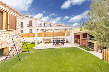 Gîte pour 6 personnes, avec jardin dans Cardedu