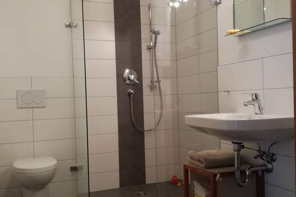 Ganze Wohnung, Luxuriöse Ferienwohnung (2 Zimmer; 70 qm; Terrasse; Garten; Klimaanlage...) in Buggingen, Südschwarzwald