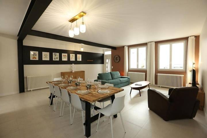 Location de vacances pour 12 personnes, avec Terrasse à Tocane-Saint-Apre