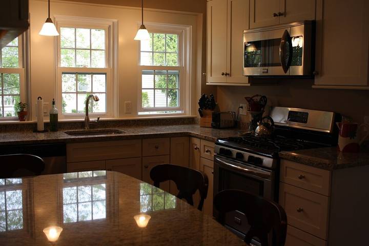 Vacation rental for 8 people, with yard in Hyannis