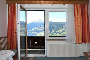 Villa für 10 Personen in Hart im Zillertal, Zillertal, Bild 2
