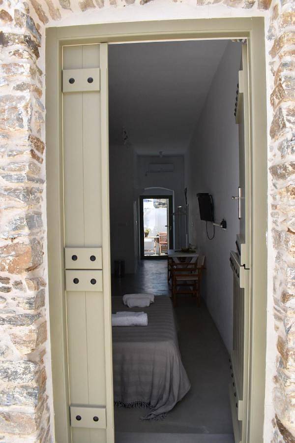 Gîte pour 2 personnes, avec terrasse dans Kithnos Chora - 2