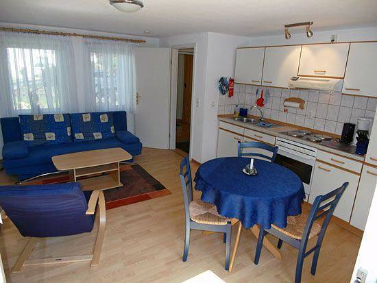 Apartamento entero, Direkt am Wasser, Parterre mit Terrasse und Grill, bis 4 Personen in Dranske, Rügen