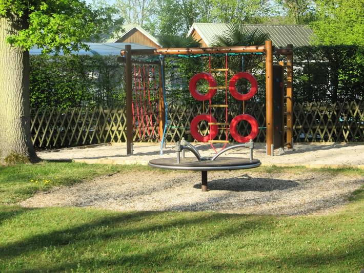 Gîte pour 4 personnes, avec piscine ainsi que vue et terrasse à Jumièges - 4