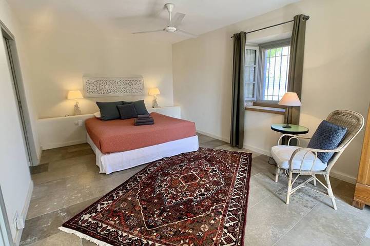 Gîte pour 14 personnes, avec jardin et terrasse à La Capelle-et-Masmolène - 4