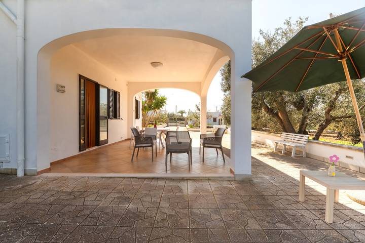 Casa de vacaciones para 5 personas, con jardín en Ostuni