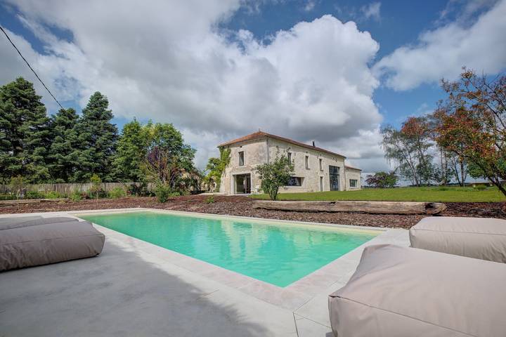 Casa di campagna 'Le Domaine De La Férédie' con piscina privata, Wi-Fi e aria condizionata in Mareuil en Périgord, Parco naturale regionale di Périgord-Limousin