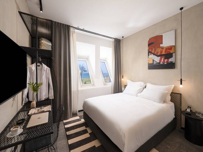 Appartement entier, Hôtel Brut Seafront by Sunday - Chambre double classique in Tel Aviv, District de Tel Aviv