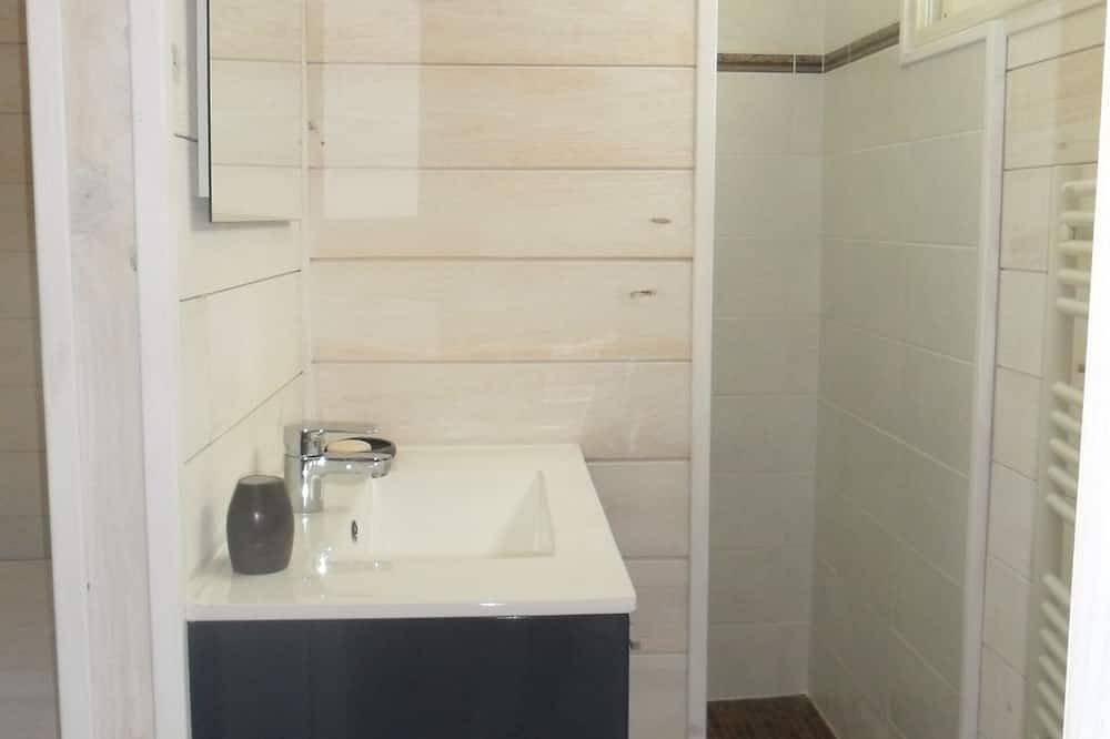 Appartement entier, Partie indépendante de Villa avec spacieuse terrasse bois près des 44 hectares in Lège-Cap-Ferret, Région d'Arcachon