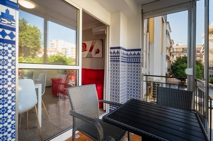 Entire apartment, Apartment 'Piedra Preciosa' with Balcony, Wi-Fi and Air Conditioning in Central Seville, Sevilla