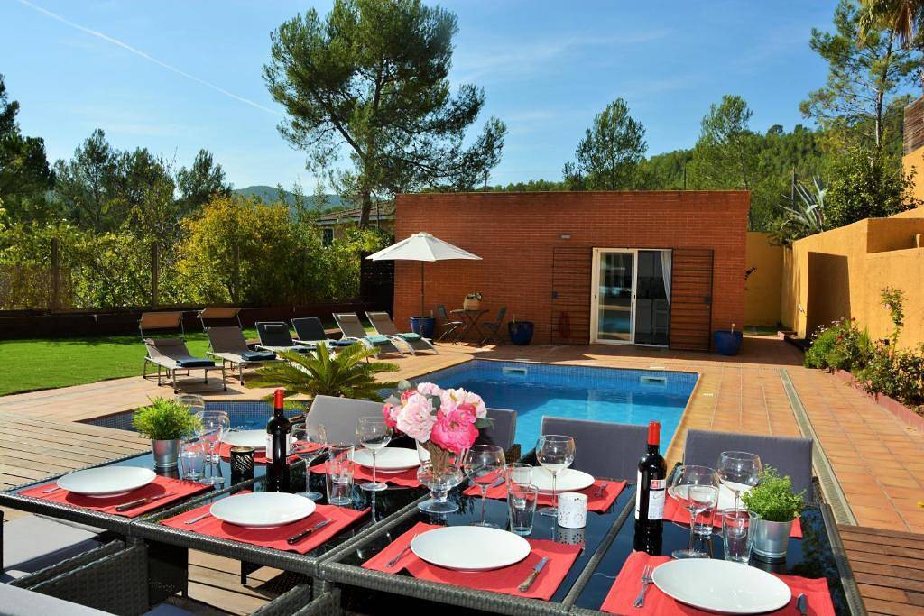 Only a 10-minute drive from Sitges. Villa Maria. High Comodity  Nice outdoor Area Very Calm Area in Sant Pere de Ribes, Garraf