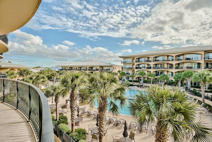 Vacation rental for 8 people, with balcony and pool in Blue Mountain Beach