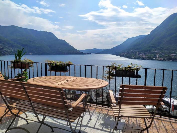 Ferienwohnung für 3 Personen, mit Seeblick und Ausblick sowie Terrasse