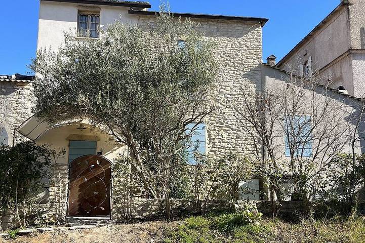Gîte pour 6 personnes, avec terrasse dans Plage de la Roya