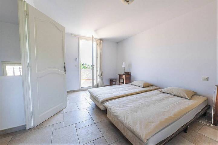 Bellissima villa con grande piscina in Roquebrune-sur-Argens, Costa mediterranea (Francia)