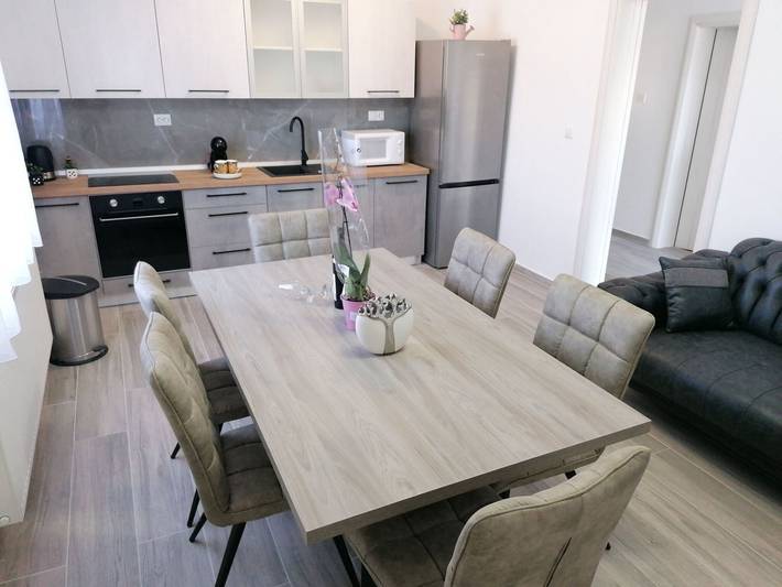 Apartament wakacyjny dla 7 osób, z Taras w Arbanija