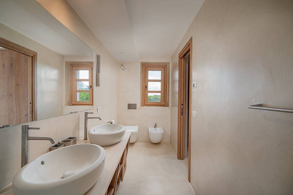 Modern Villa with Private Jacuzzi - San Pantaleo in San Pantaleo, Olbia