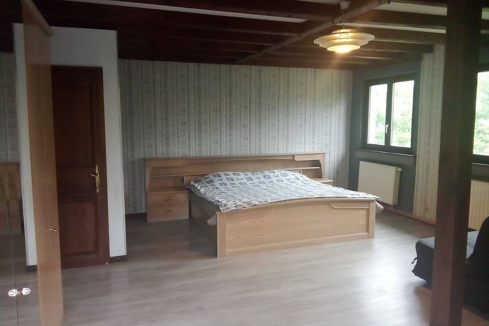 Entire apartment, Appartement Confortable au Dernier Étage D'une Maison Cadre Champêtre in Durrenbach, Wissembourg region