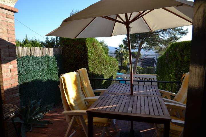 Casa rural para 4 personas, con terraza y vistas además de piscina y jardín, Se admiten mascotas en Baix Empordà - 2