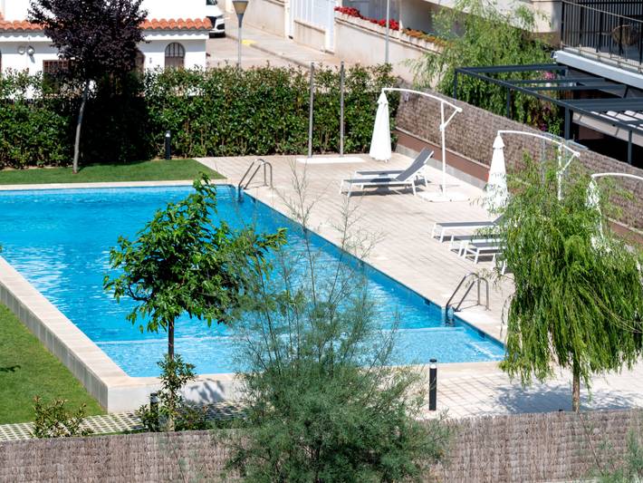 Ferienwohnung für 4 Personen, mit Terrasse und Garten in Calafell