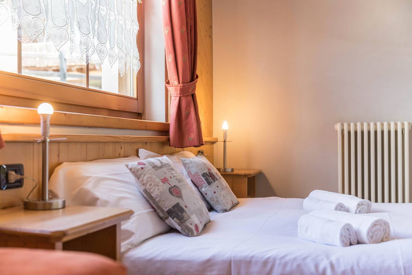 Appartement entier, Casa Azzurra Piano Terra avec vue sur la montagne, Wi-Fi et jardin ; Parking disponible in Livigno (Town), Livigno