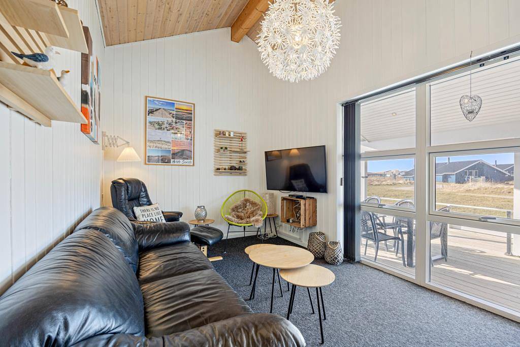 Familienfreundliches Ferienhaus mit Badetonne und Außendusche in Skodbjerge, Haurvig