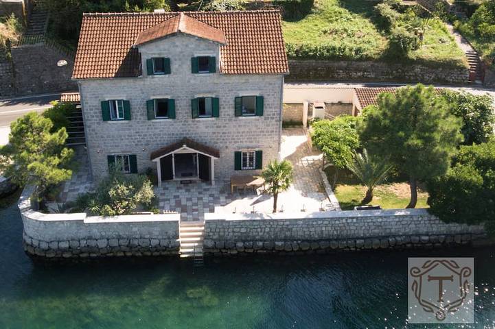 Ferienhaus für 10 Personen, mit Garten in Montenegro