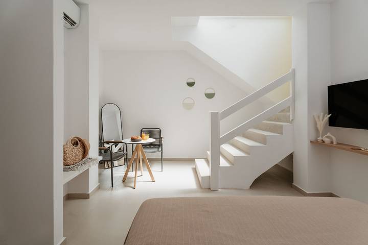 Gîte pour 2 personnes, avec terrasse et piscine dans Milos - 3