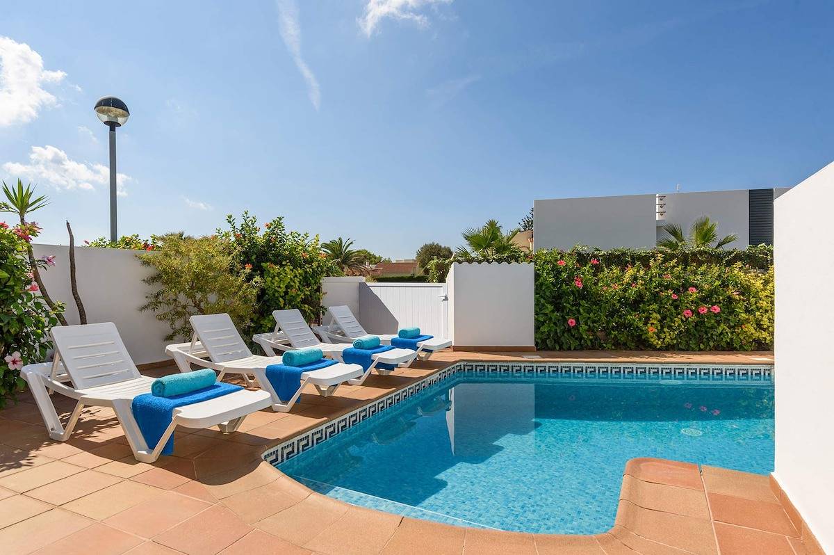 Villa Arena in Cala Blanca, Ciutadella