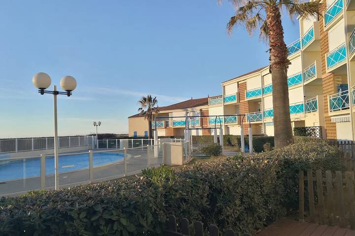 Appartement de vacances pour 4 personnes, avec terrasse ainsi que jardin et piscine, animaux acceptés à Frontignan