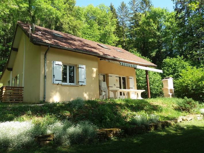 Gîte pour 8 personnes, avec terrasse, animaux acceptés à Bouilland