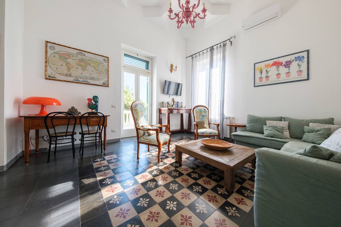 Villa 'La Casa Bianca' mit privater Terrasse, Wlan und Klimaanlage in Lipari