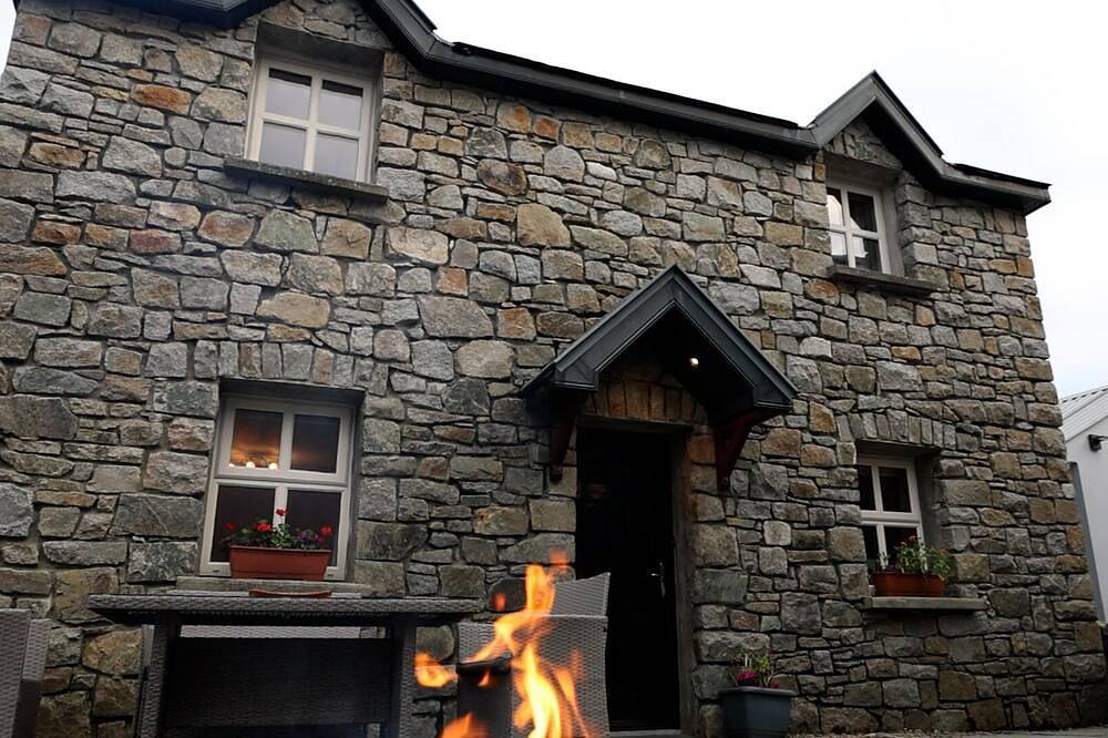 Ryans Roundstone Retreats Abbys cottage in Roundstone, Connemara