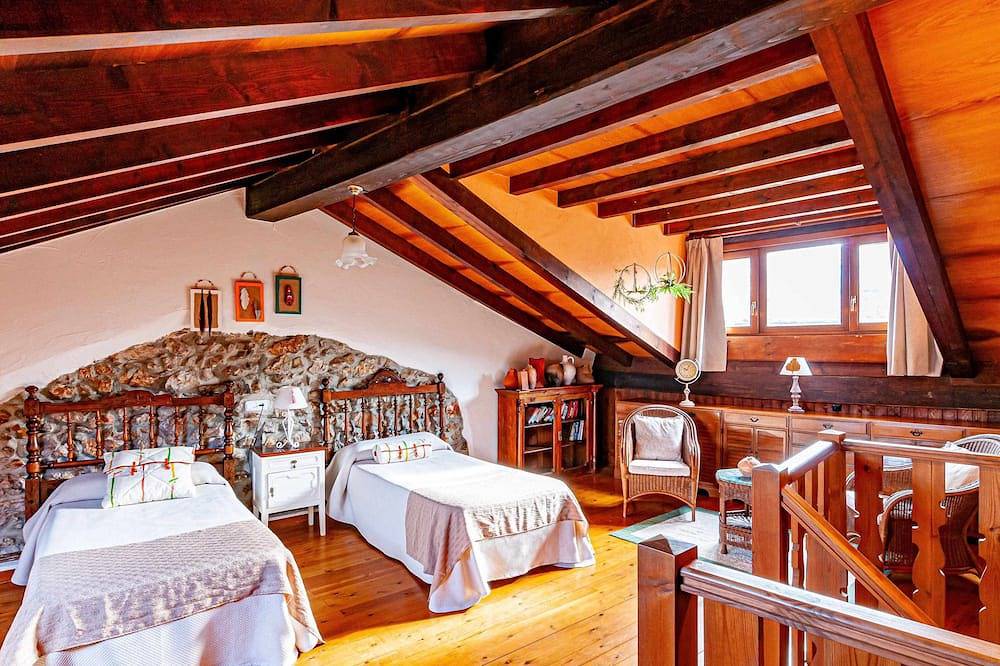 Entire apartment, Casa Conce , Zona De Playa in Poo de Llanes, Llanes