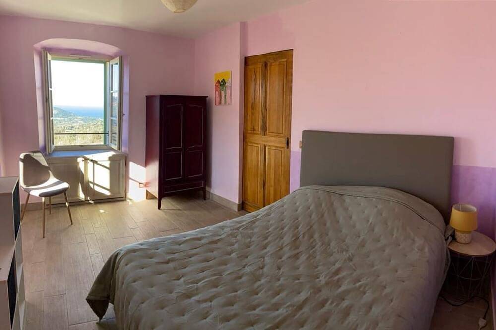 Sehr schönes Dorfhaus, Dachterrasse mit Jacuzzi, einen atemberaubenden Blick in Aregno, Calvi und Umgebung