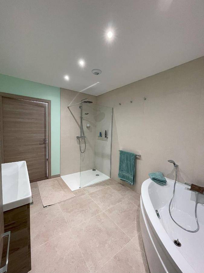 Maison de vacances pour 6 personnes, avec terrasse et jardin ainsi que bassin pour enfant et piscine, animaux acceptés dans Territoire de Belfort - 3