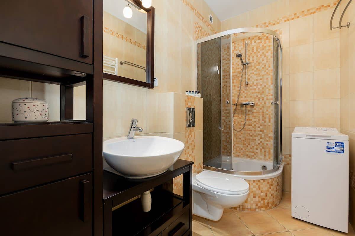 Apartamento entero, Cozy Apartment | Balcony, Parking, Close to the Beach in Kołobrzeg, Mar Baltico Polonia