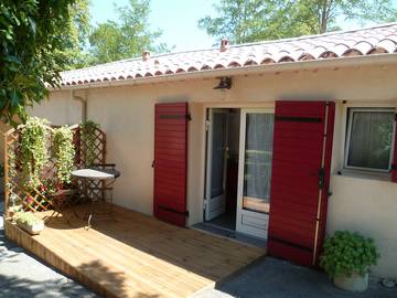 Gîte pour 2 personnes, avec jardin et terrasse à Meyreuil