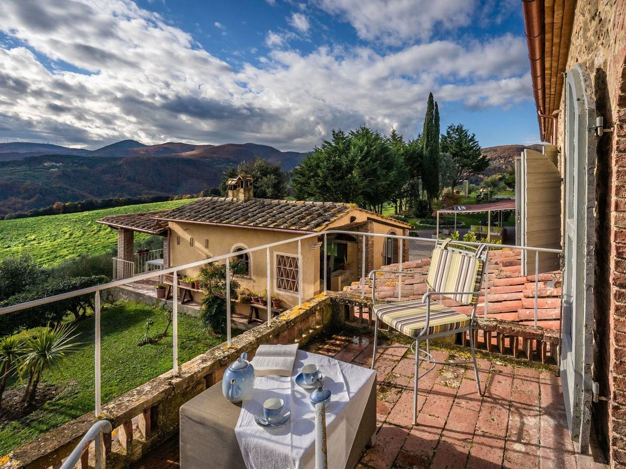 Ganze Wohnung, 'Riparossa' mit Pool in Chianni, Etruskische Küste