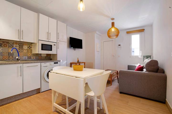 Apartamento entero, Casa de vacaciones Falco 3 con vistas al mar, terraza y Wi-Fi in Puerto de Corralejo, La Oliva
