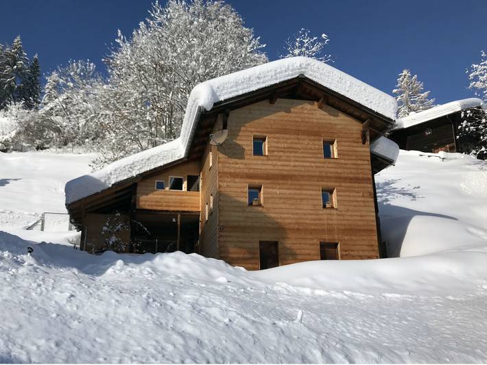 Ferienwohnung für 5 Personen, mit Balkon und Terrasse sowie Garten in Safiental
