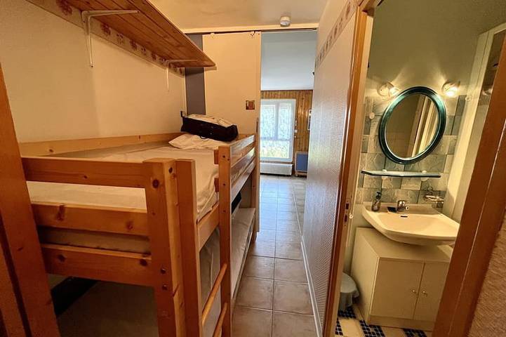 Appartement entier, Studio au pied des pistes avec Wifi, idéal pour 4 personnes, proche commerces et patinoire in Le Lioran, Laveissière