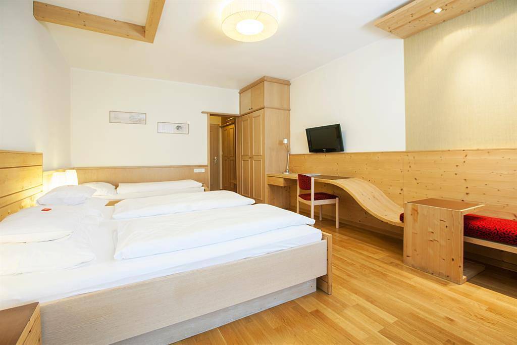 Large Vierbettzimmer in Matrei am Brenner, Innsbruck und Umgebung