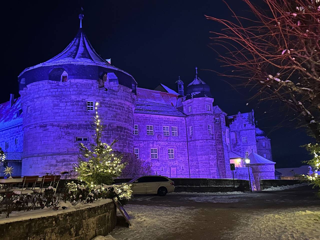 Ganze Ferienwohnung, Geschmackvolle Ferienwohnung 100qm in Schauenstein - Franken - Geschmackvolle Ferienwohnung mit Loggia 100qm in Schauenstein bei Hof, im Frankenwald,max. 5 Personen in Schauenstein, Landkreis Hof